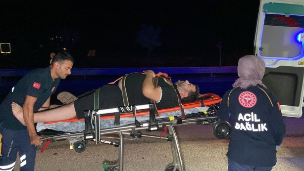 Foto - Kazada kurtarılan sürücü, eşini arayarak moral verdi