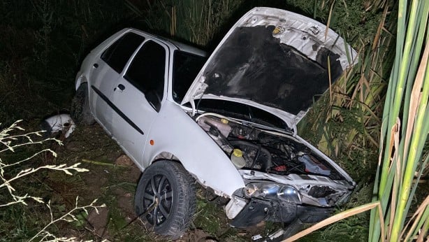 Foto - Kazada kurtarılan sürücü, eşini arayarak moral verdi
