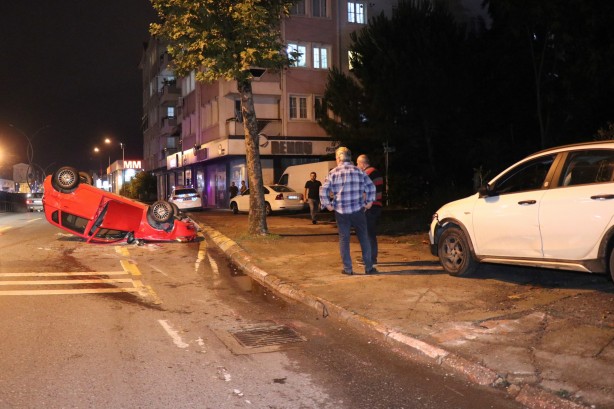 Foto - Kazada ters dönen aracın sürücüsü olay yerinden kaçtı!