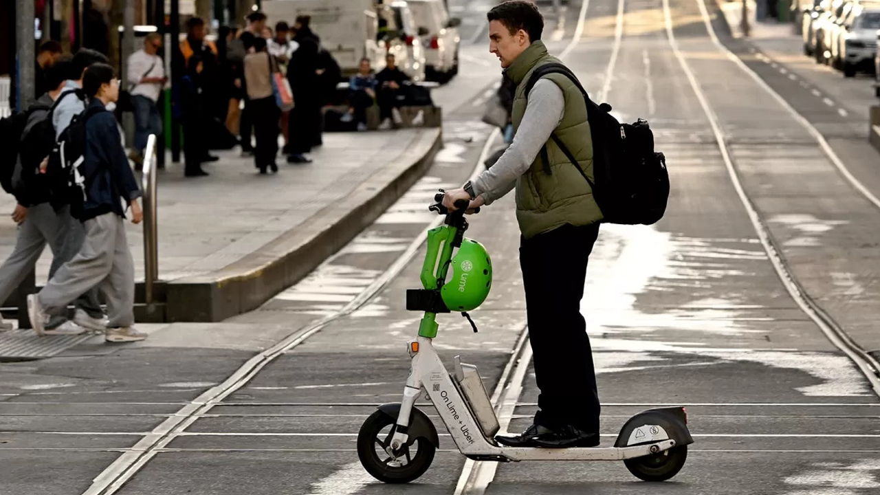 Foto - Kazalar alarm verdi: e-scooterlara kask ve plaka zorunlu oluyor
