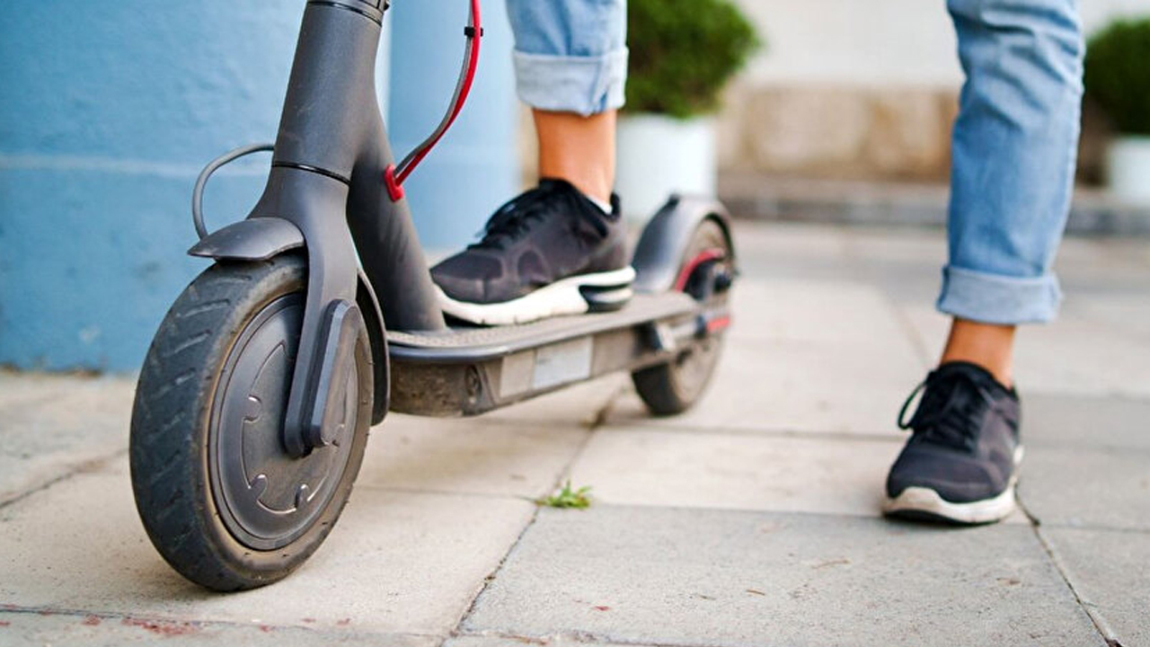 Foto - Kazalar alarm verdi: e-scooterlara kask ve plaka zorunlu oluyor