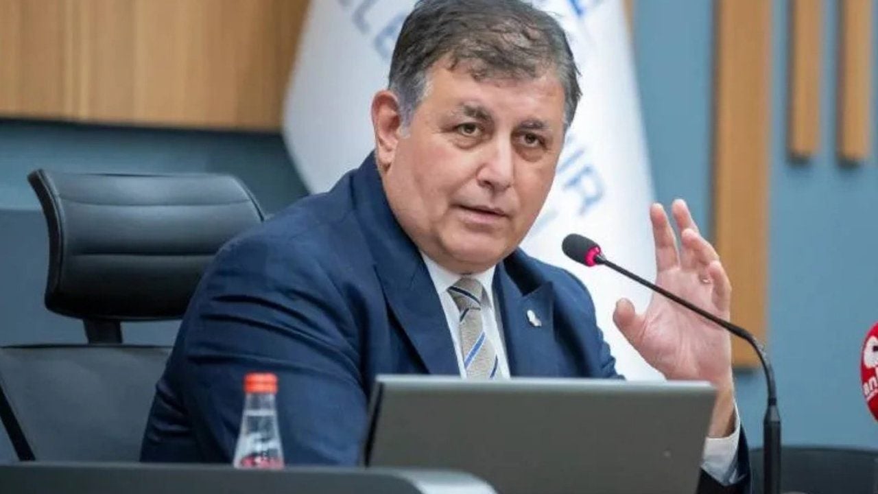 Foto - Kazan daha da bir kaynamaya başladı! "AK Parti’ye geçecek" denilen Cemil Tugay’dan vatandaşa olay cevap