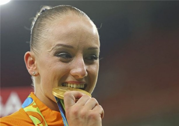 Foto - Kazandıkları madalyaları neden ısırıyorlar?