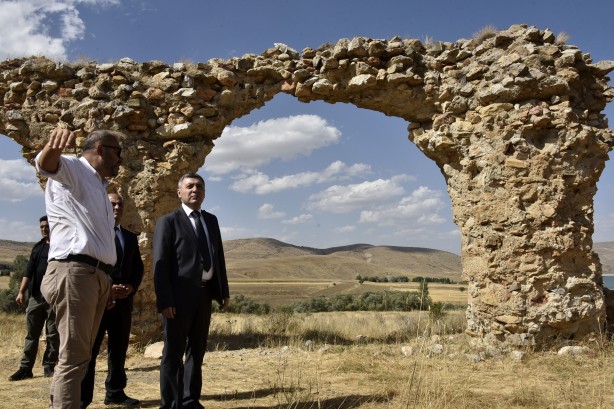Kazdıkça tarih fışkıracak! Roma İmparatorluğu’nun doğu sınırında günümüze kadar ulaşabilmiş tek kalesi...