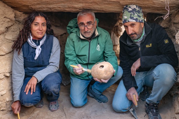 Kazdılar ve Antik Kent'ten bakın ne fışkırdı: Yer Van! Toprağı kazdıkça yerin altından tarih fışkırdı...