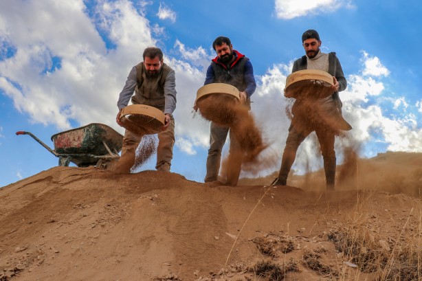 Foto - Kazdılar ve Antik Kent'ten bakın ne fışkırdı: Yer Van! Toprağı kazdıkça yerin altından tarih fışkırdı...