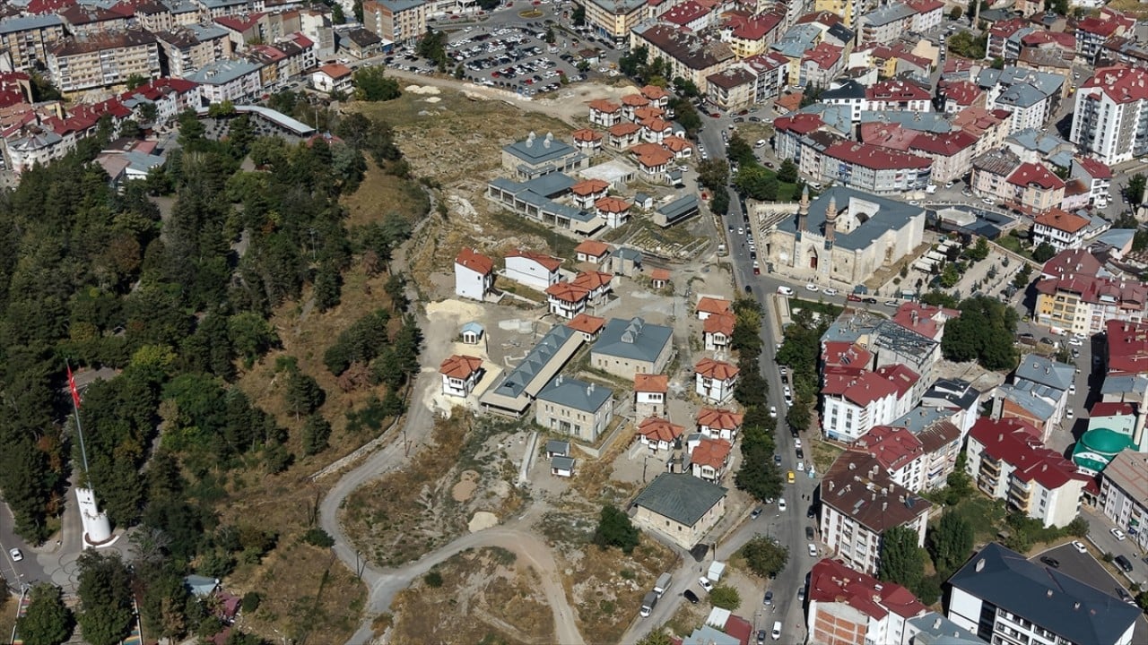 Kazılarda 400 bine yakın obje bulunmuştu! Sivas Kale Projesi 2028'de tamamlanacak