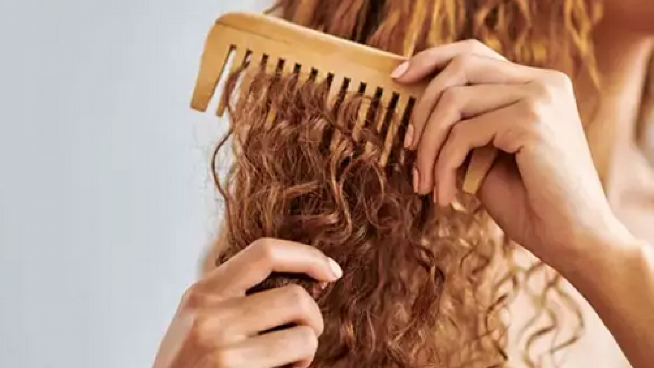 Foto - Keçe gibi saçları hayata döndürüyor! Yanmış ve açıcıdan yıpranmış saçlara savaş! Sadece üç malzeme yeterli