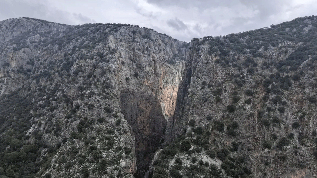 Keçilerini arayan çobandan müthiş keşif! İnsanlar bölgeye akın ediyor