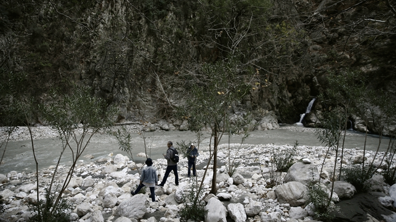 Foto - Keçilerini arayan çobandan müthiş keşif! İnsanlar bölgeye akın ediyor