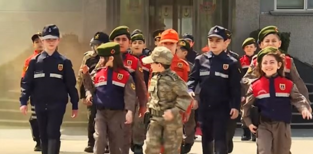 Foto - Kefenden değil dansözden rahatsız ol Sözcü! Sen İsrail gazetesi misin?