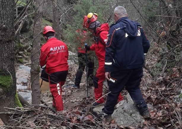 Foto - Kekik toplamaya giden yaşlı kadın dere kenarında ölü bulundu