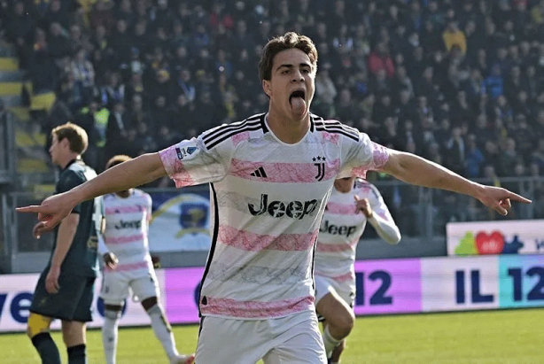 Foto - Kenan Yıldız'dan müthiş gol! Milli yıldız attığı golle Juventus tarihine geçti