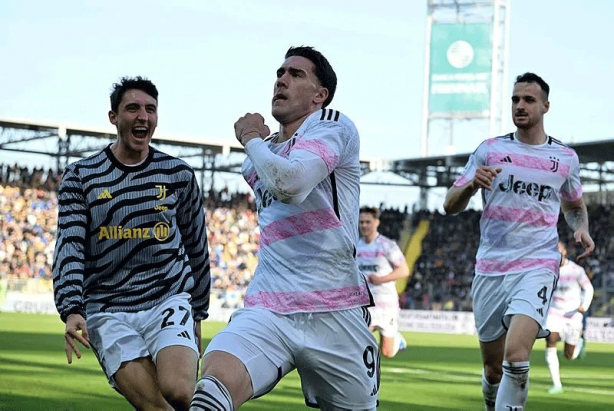 Foto - Kenan Yıldız'dan müthiş gol! Milli yıldız attığı golle Juventus tarihine geçti