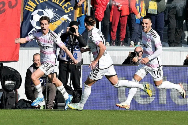 Foto - Kenan Yıldız'dan müthiş gol! Milli yıldız attığı golle Juventus tarihine geçti