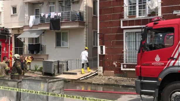 Foto - Kendi evini ateşe verdi!