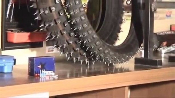 Foto - Kendi kış lastiğini yaptı! Siz de yapabilirsiniz!