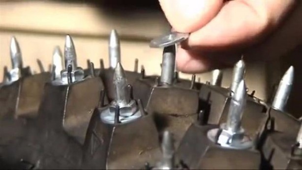 Foto - Kendi kış lastiğini yaptı! Siz de yapabilirsiniz!