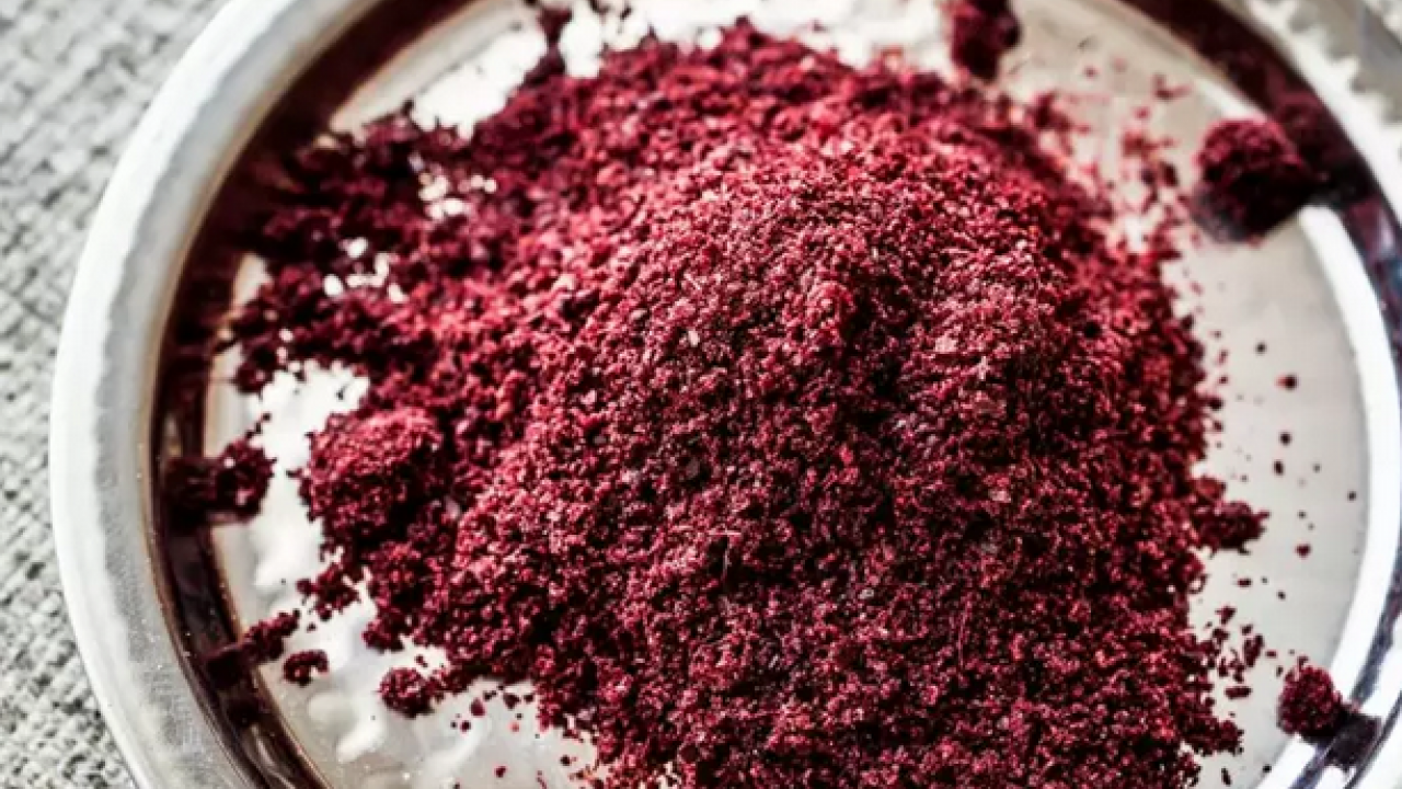 Kendi küçük faydası büyük sumak ve faydaları hakkında bilmedikleriniz (Sumak çayı nasıl yapılır?)