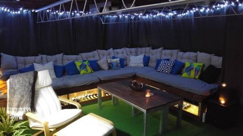 Foto - Kendi sinema salonunu kendi yaptı