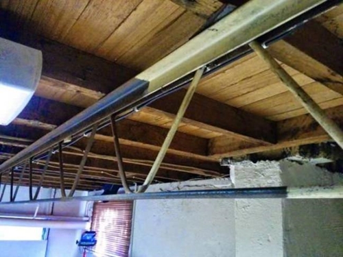 Foto - Kendi sinema salonunu kendi yaptı