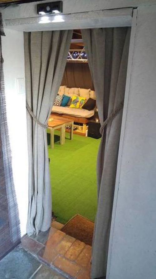 Foto - Kendi sinema salonunu kendi yaptı