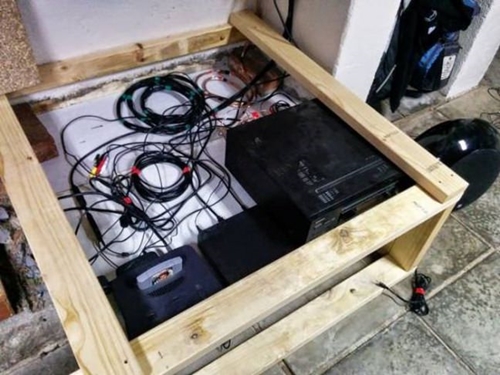 Foto - Kendi sinema salonunu kendi yaptı