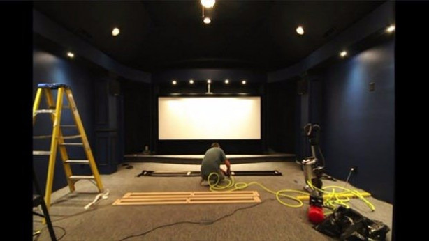 Foto - Kendi sinema salonunu yaptı!