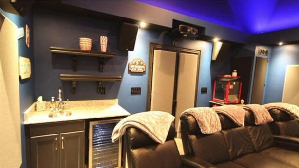 Foto - Kendi sinema salonunu yaptı!