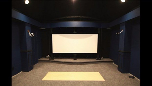 Foto - Kendi sinema salonunu yaptı!