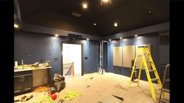 Foto - Kendi sinema salonunu yaptı!