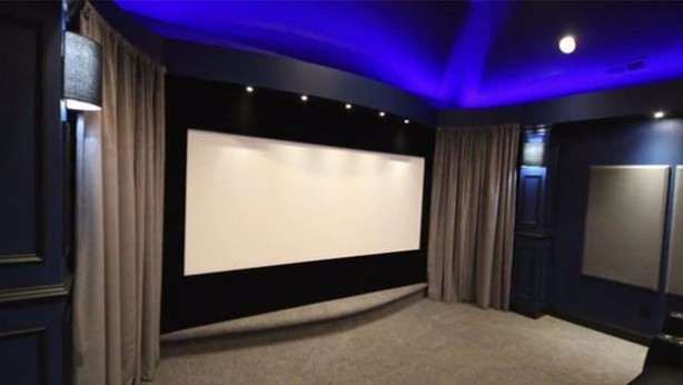 Foto - Kendi sinema salonunu yaptı!