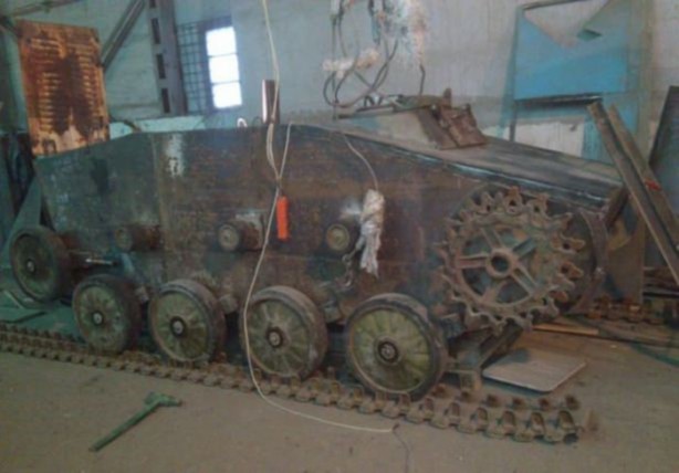 Foto - Kendi tankını yaptı