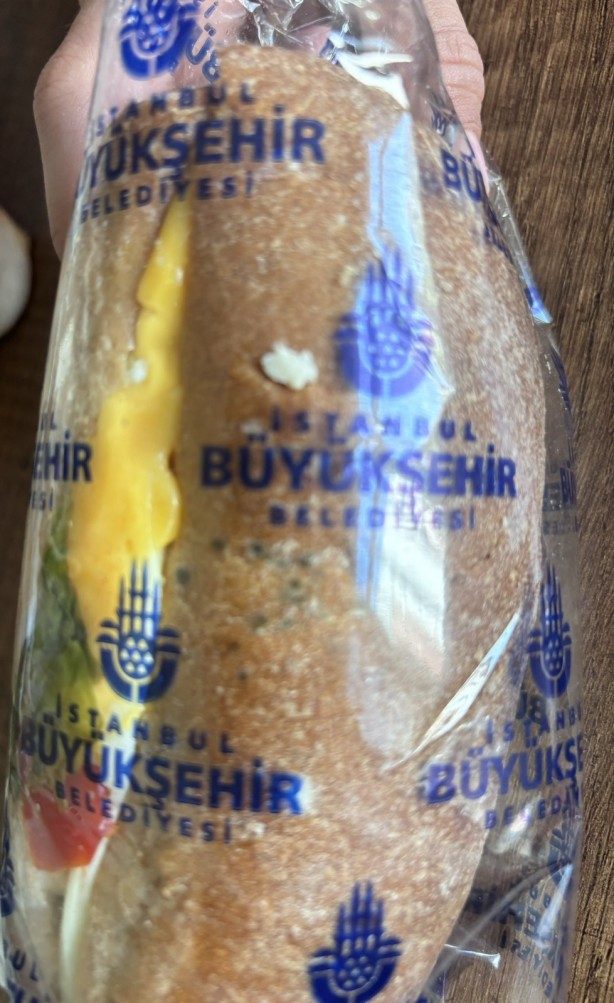 Foto - Kendi yandaşlarına lüks otellerde tatil, milletin çocuklarına küflü ekmek! Ekrem İmamoğlu'na tepki yağıyor