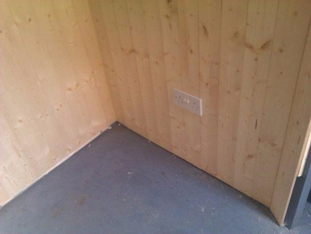 Foto - Kendine hobbit deliği yaptı!