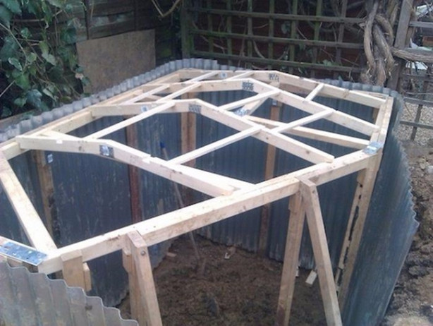 Foto - Kendine hobbit deliği yaptı!