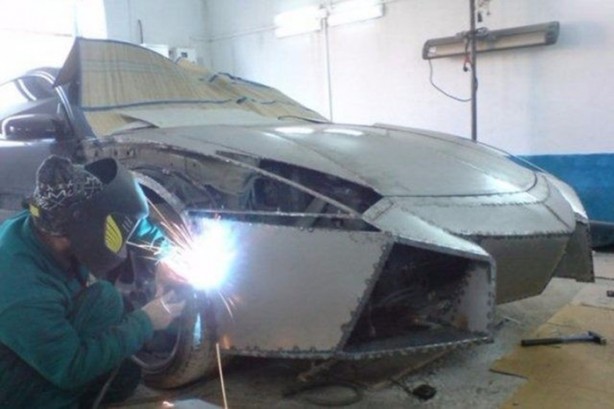 Foto - Kendine Lamborghini yaptı!