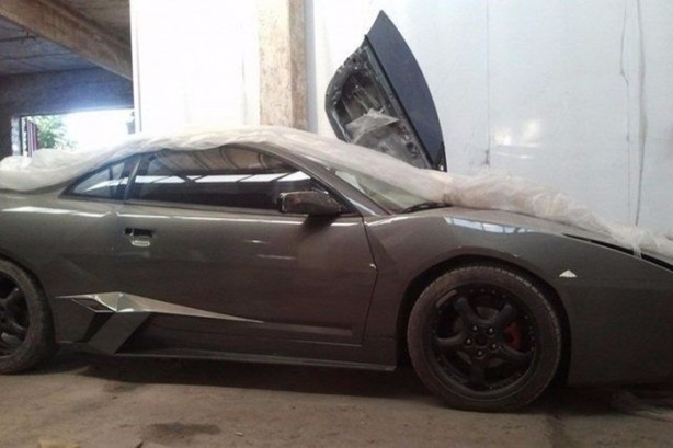 Foto - Kendine Lamborghini yaptı!