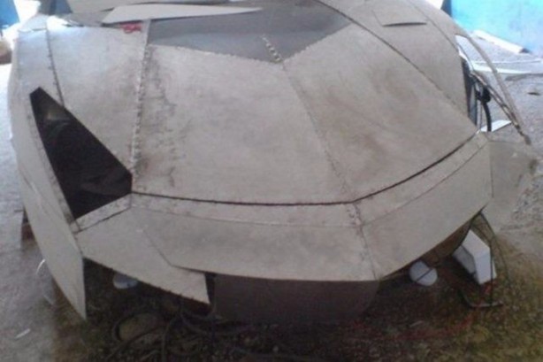 Foto - Kendine Lamborghini yaptı!
