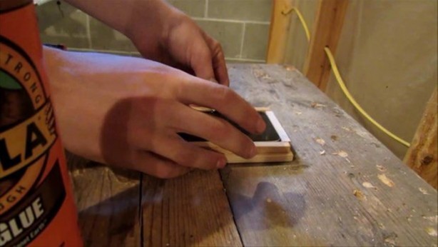 Foto - Kendine öyle ilginç bir telefon kılıfı yaptı ki...