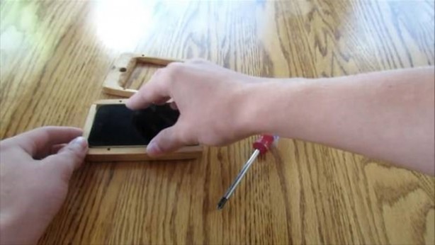 Foto - Kendine öyle ilginç bir telefon kılıfı yaptı ki...