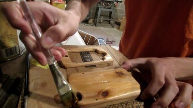 Foto - Kendine öyle ilginç bir telefon kılıfı yaptı ki...