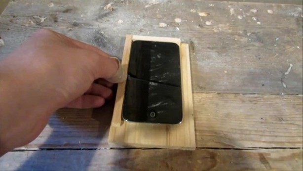 Foto - Kendine öyle ilginç bir telefon kılıfı yaptı ki...