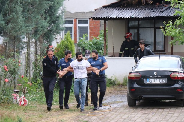Foto - Kendini yangın çıkardığı eve kilitledi