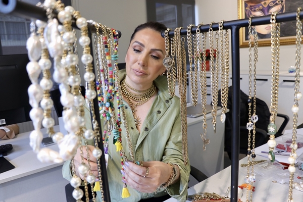 Foto - Kendisi için yapmaya başladı... Şimdi 24 ülkeye satıyor