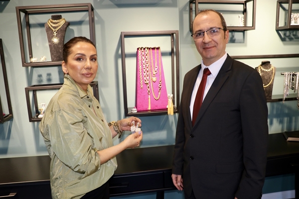 Foto - Kendisi için yapmaya başladı... Şimdi 24 ülkeye satıyor