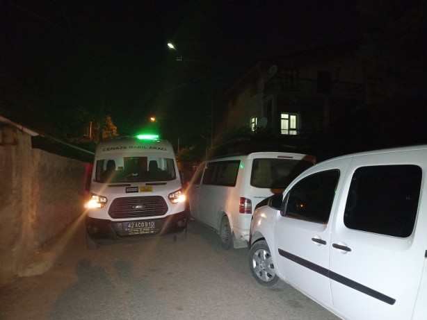 Foto - Kendisinden haber alınamayan yaşlı adam evinde bıçaklanarak öldürülmüş halde bulundu