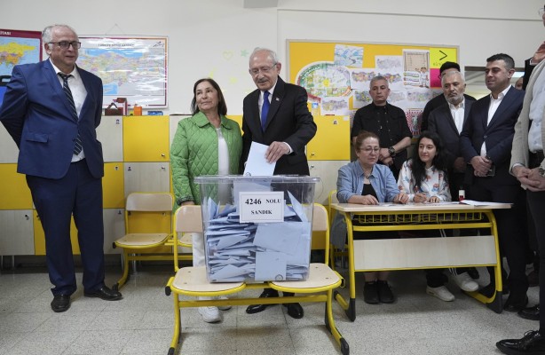 Foto - Kendisini hançerleyen CHP’lilere mi verdi? Devrik lider oyunu kullandı