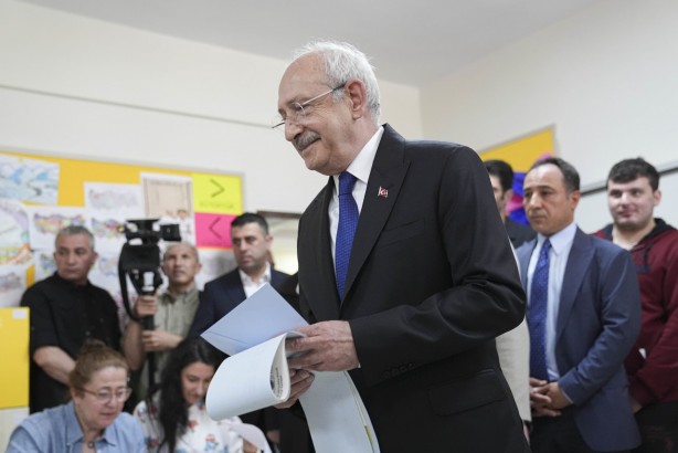 Foto - Kendisini hançerleyen CHP’lilere mi verdi? Devrik lider oyunu kullandı