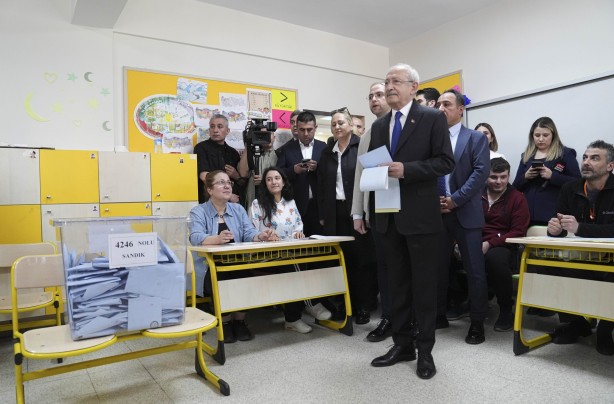 Foto - Kendisini hançerleyen CHP’lilere mi verdi? Devrik lider oyunu kullandı